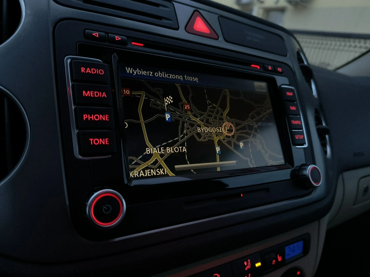 Volkswagen Tiguan - Zdjęcie 17