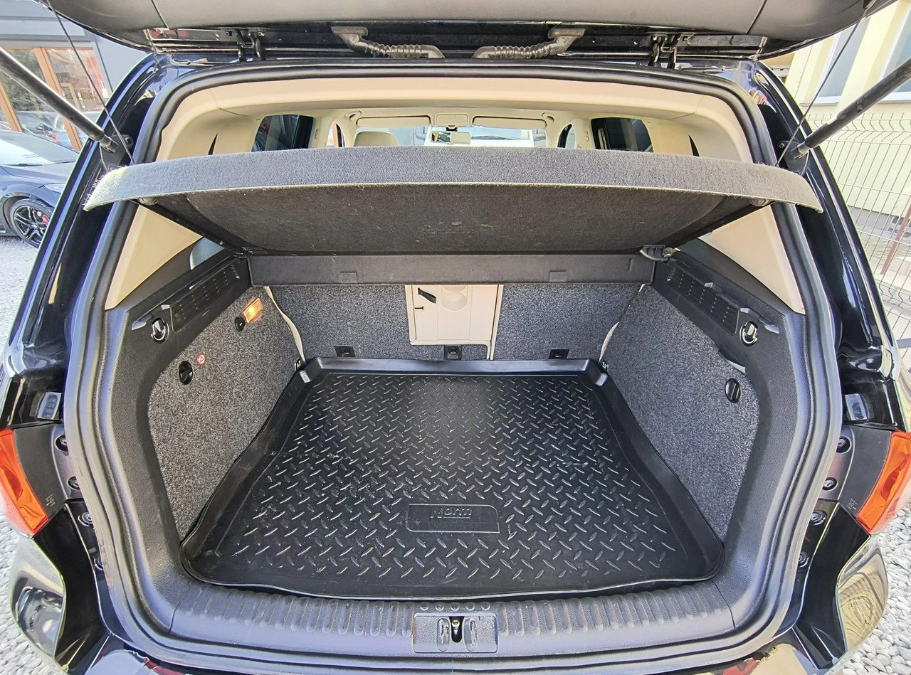 Volkswagen Tiguan - Zdjęcie 18