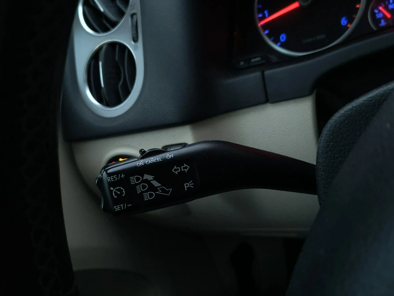 Volkswagen Tiguan - Zdjęcie 21