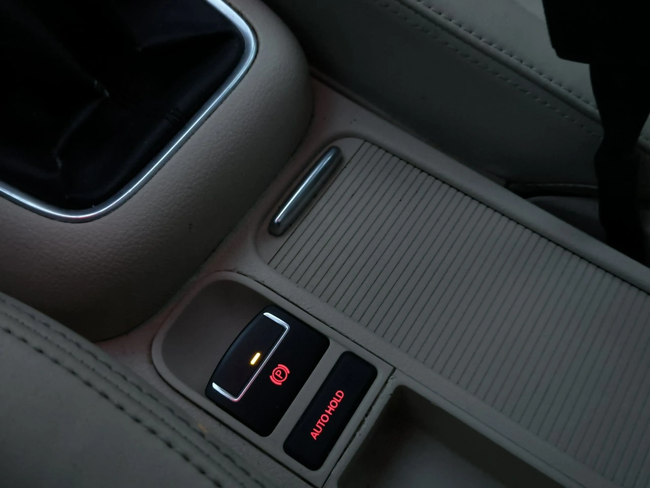 Volkswagen Tiguan - Zdjęcie 22