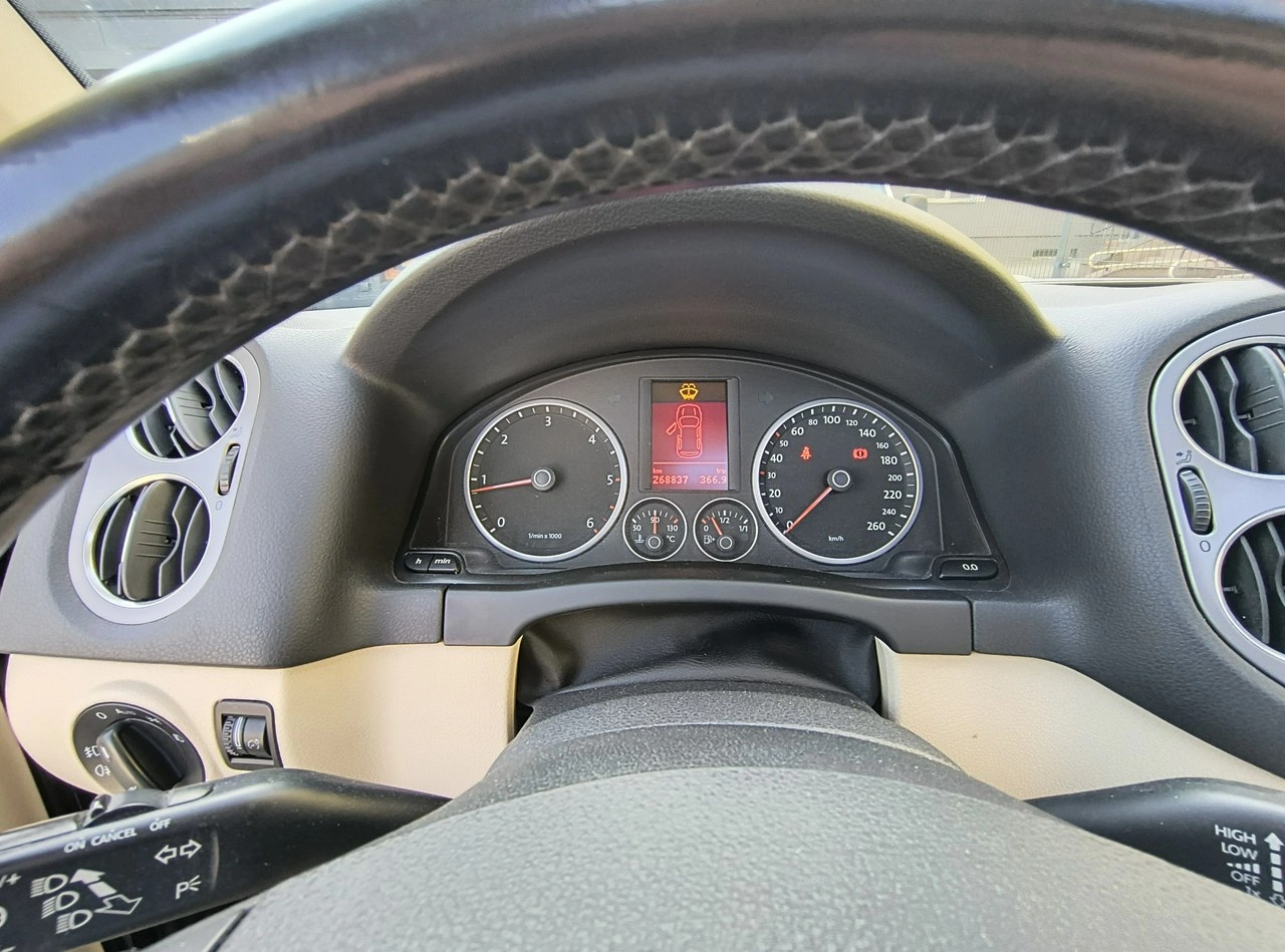 Volkswagen Tiguan - Zdjęcie 38