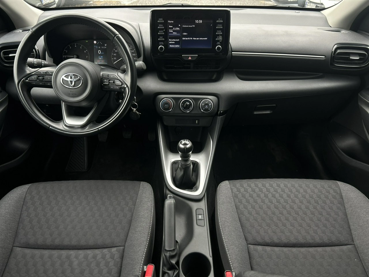 Toyota Yaris - Zdjęcie 11