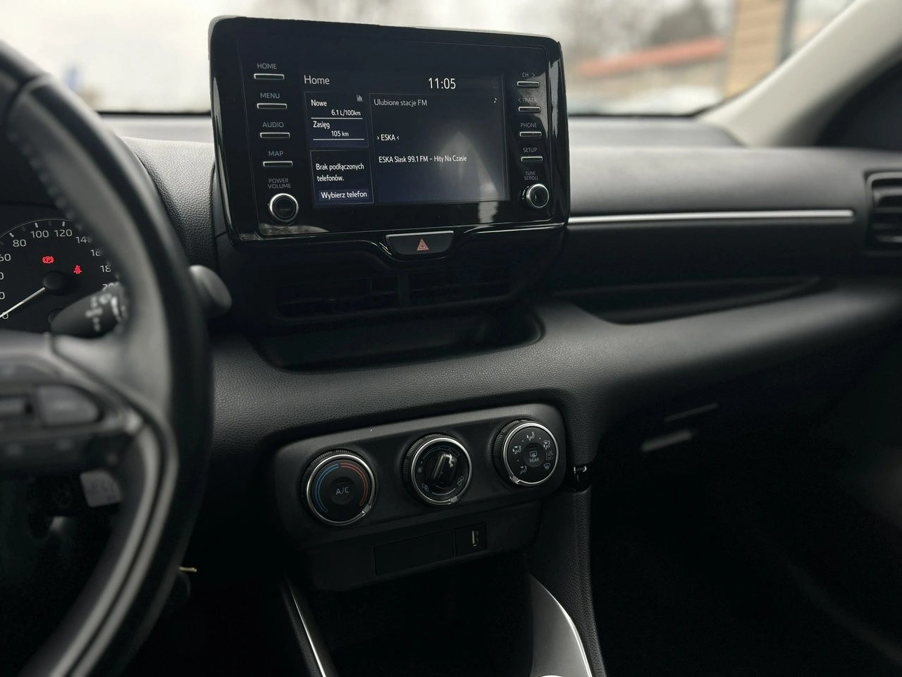 Toyota Yaris - Zdjęcie 23