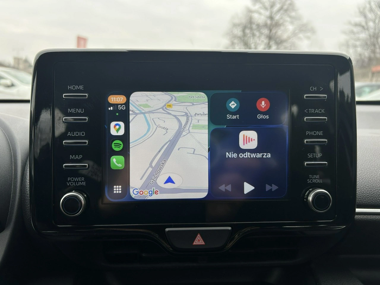 Toyota Yaris - Zdjęcie 24