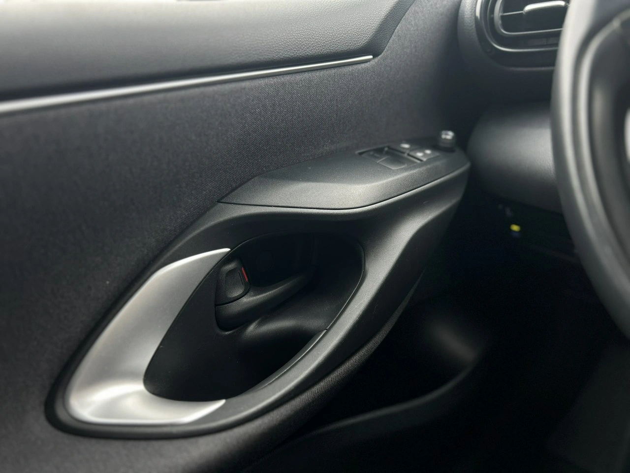 Toyota Yaris - Zdjęcie 29