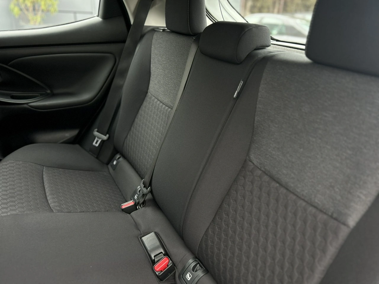 Toyota Yaris - Zdjęcie 32