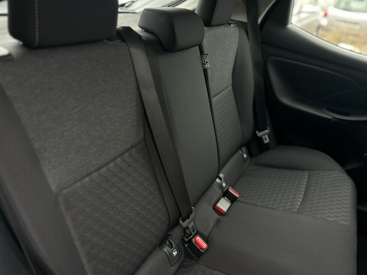 Toyota Yaris - Zdjęcie 33