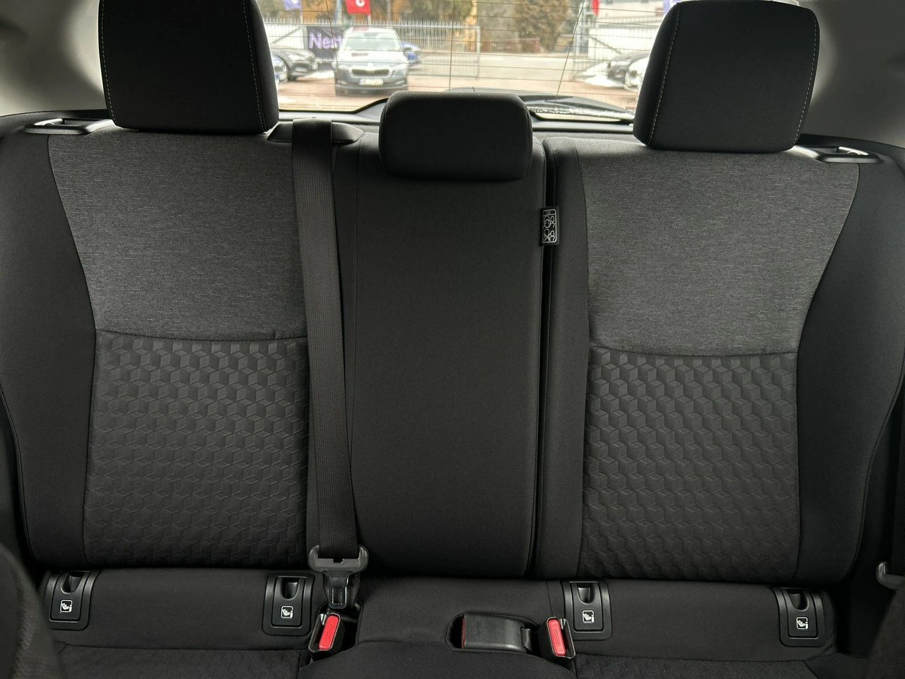 Toyota Yaris - Zdjęcie 34