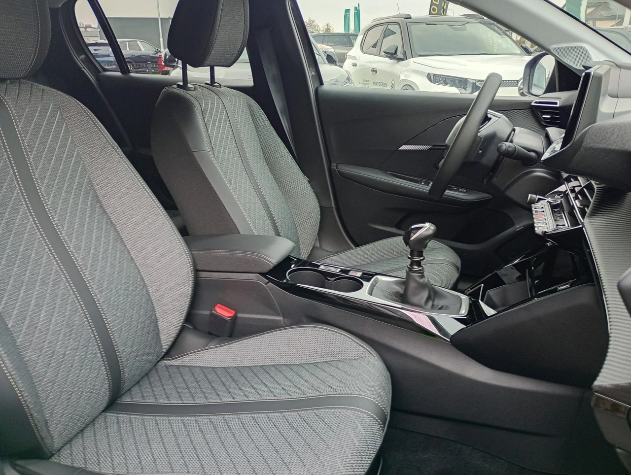 Peugeot 208 - Zdjęcie 14