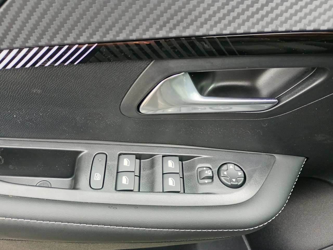 Peugeot 208 - Zdjęcie 20