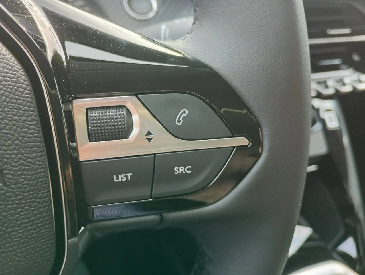 Peugeot 208 - Zdjęcie 22