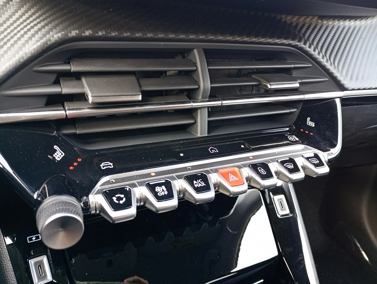 Peugeot 208 - Zdjęcie 30