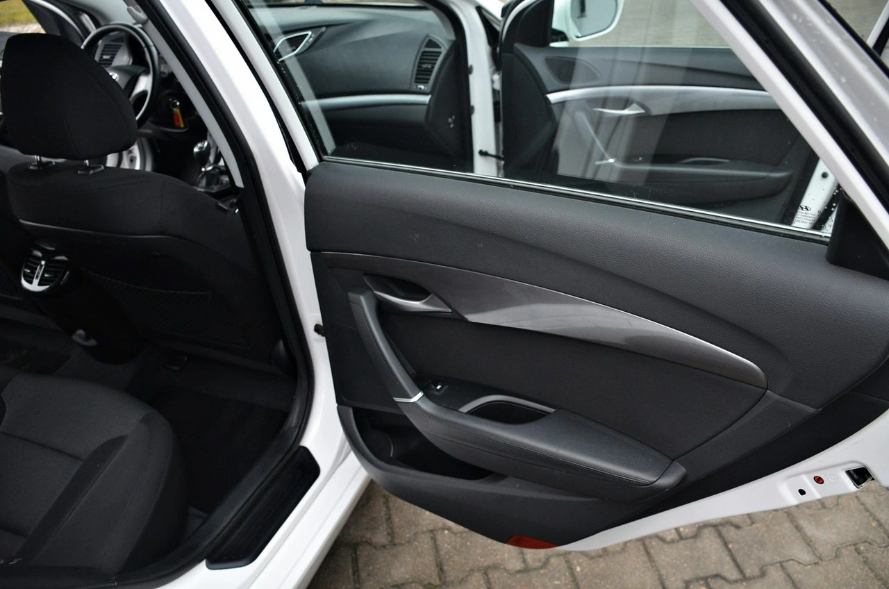 Hyundai i40 - Zdjęcie 24