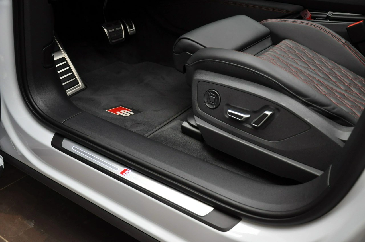 Audi SQ8 e-tron - Zdjęcie 21
