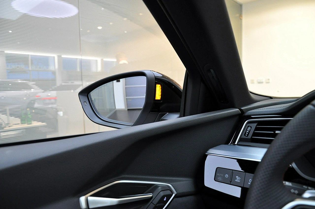 Audi SQ8 e-tron - Zdjęcie 18