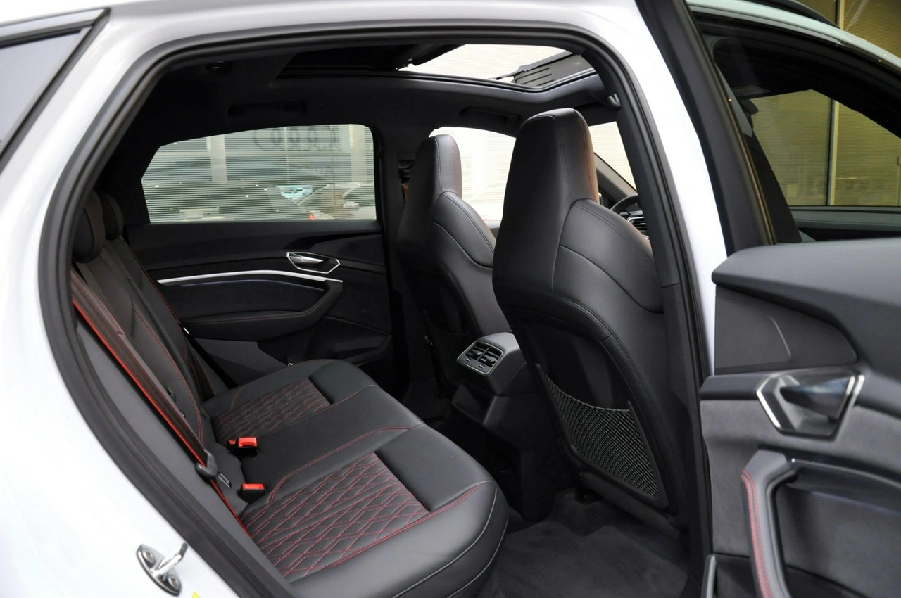 Audi SQ8 e-tron - Zdjęcie 32