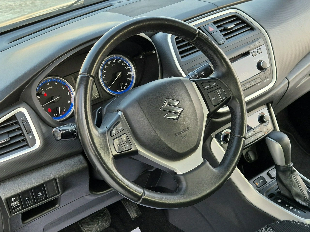 Suzuki SX4 S-Cross - Zdjęcie 42