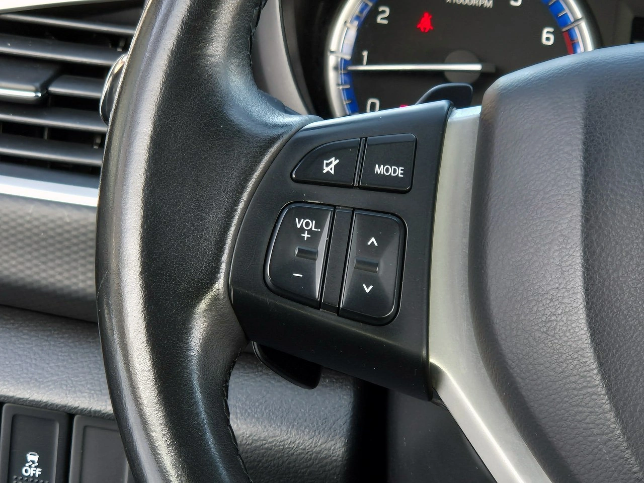 Suzuki SX4 S-Cross - Zdjęcie 8