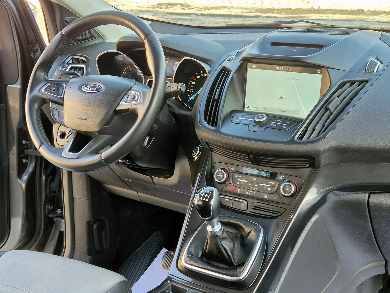 Ford Kuga - Zdjęcie 16