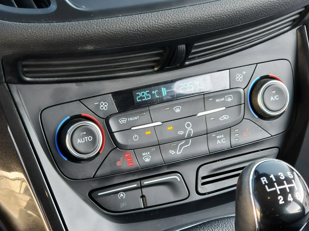 Ford Kuga - Zdjęcie 15