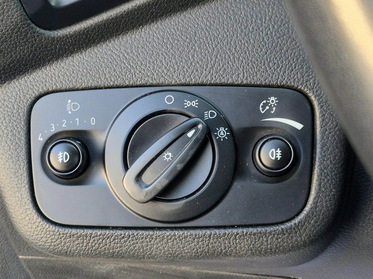 Ford Kuga - Zdjęcie 10