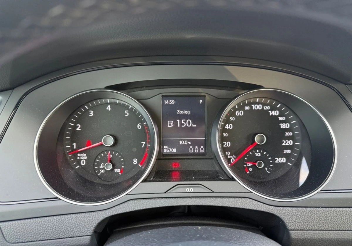 Volkswagen Passat - Zdjęcie 18