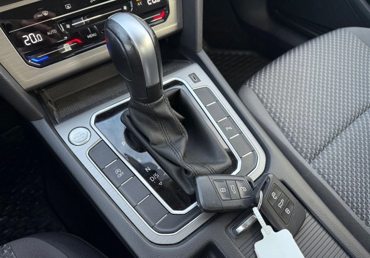 Volkswagen Passat - Zdjęcie 20