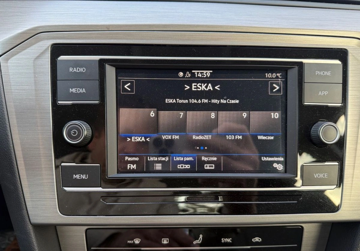 Volkswagen Passat - Zdjęcie 24