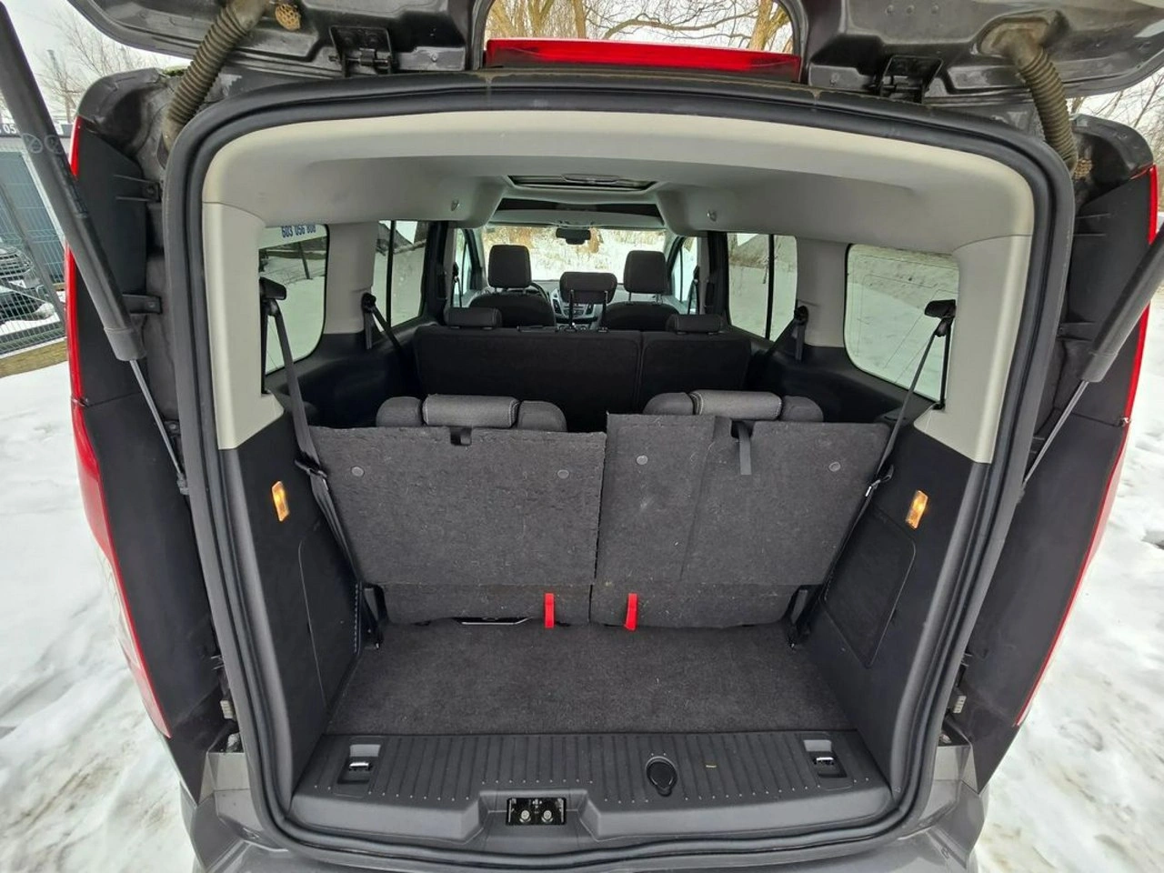 Ford Grand Tourneo Connect - Zdjęcie 10