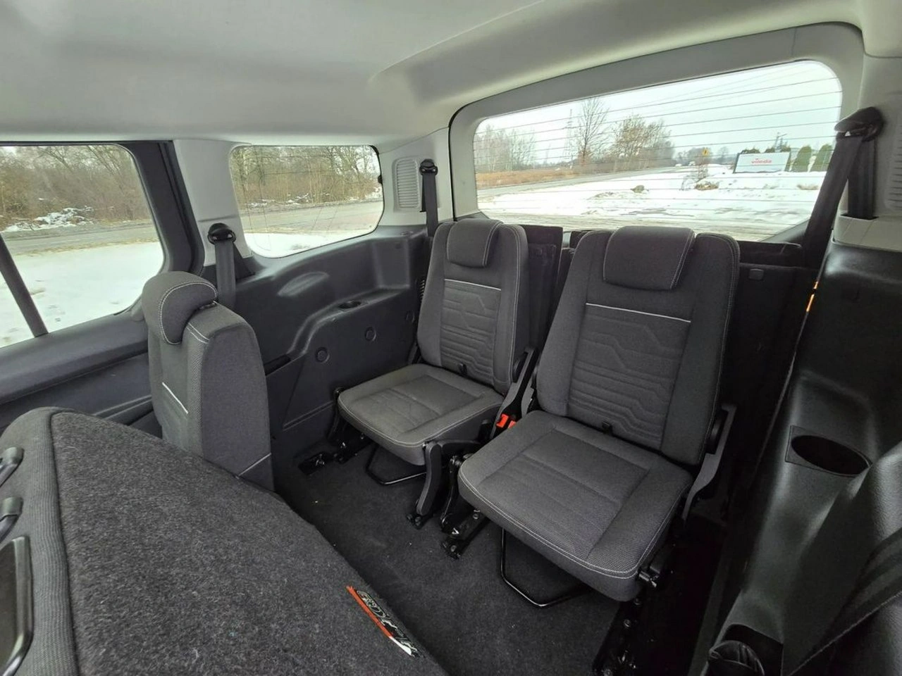 Ford Grand Tourneo Connect - Zdjęcie 8