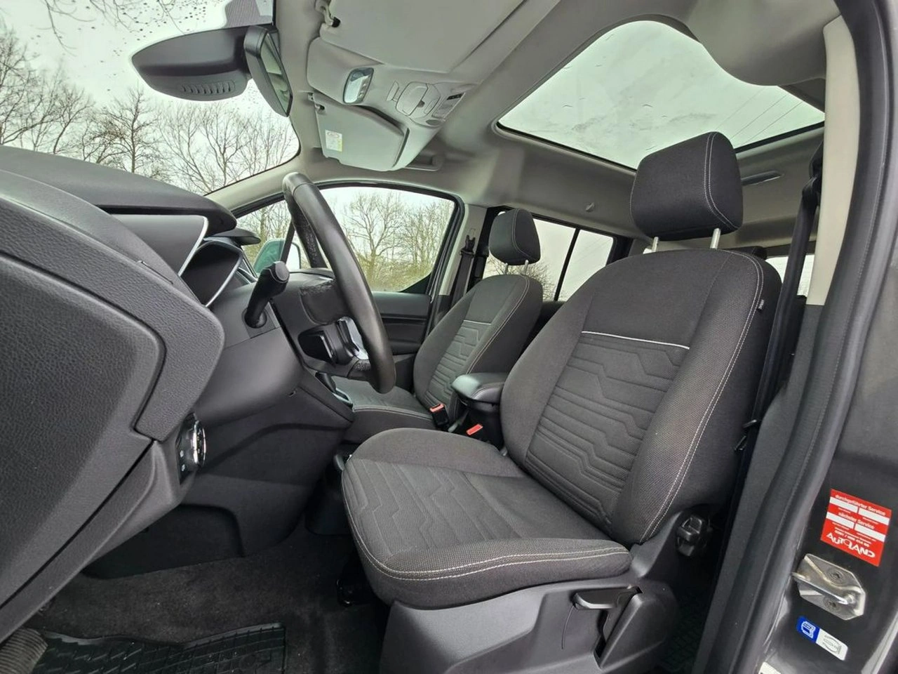 Ford Grand Tourneo Connect - Zdjęcie 9