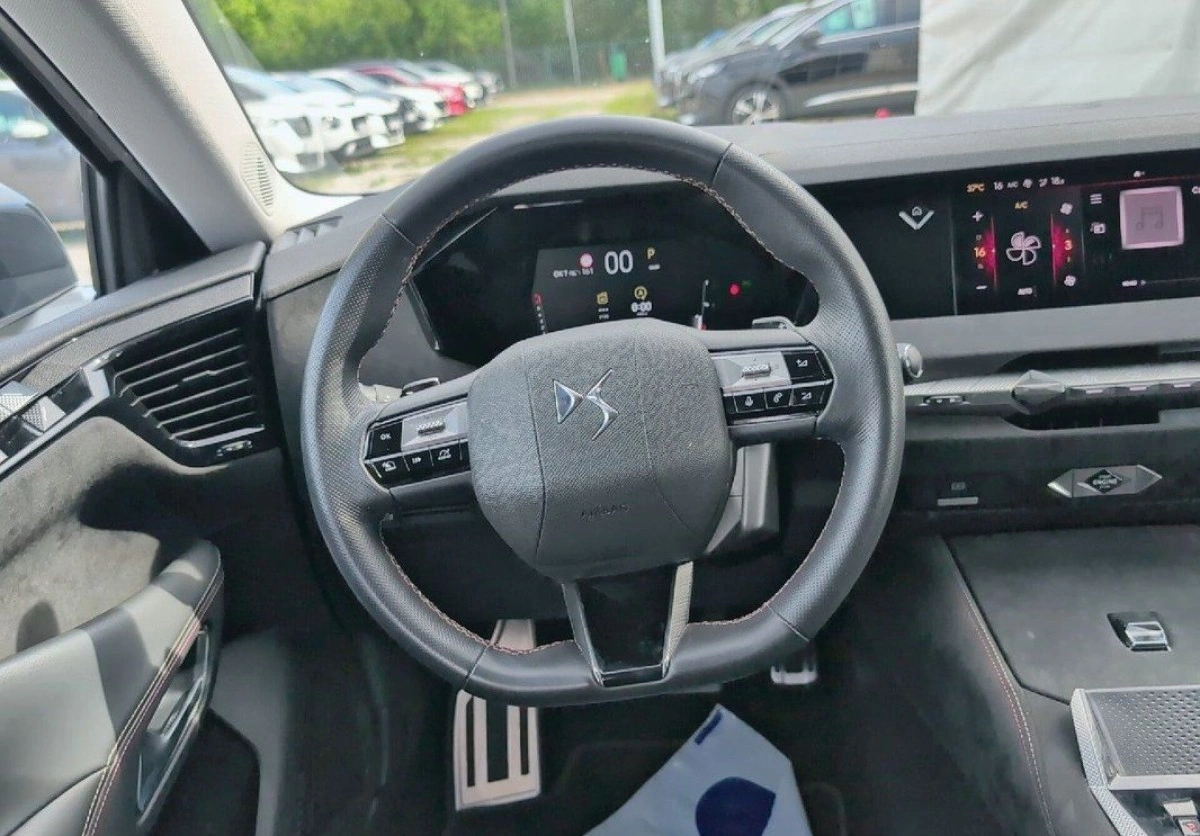 DS Automobiles DS 4 - Zdjęcie 11