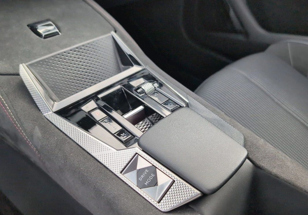 DS Automobiles DS 4 - Zdjęcie 13