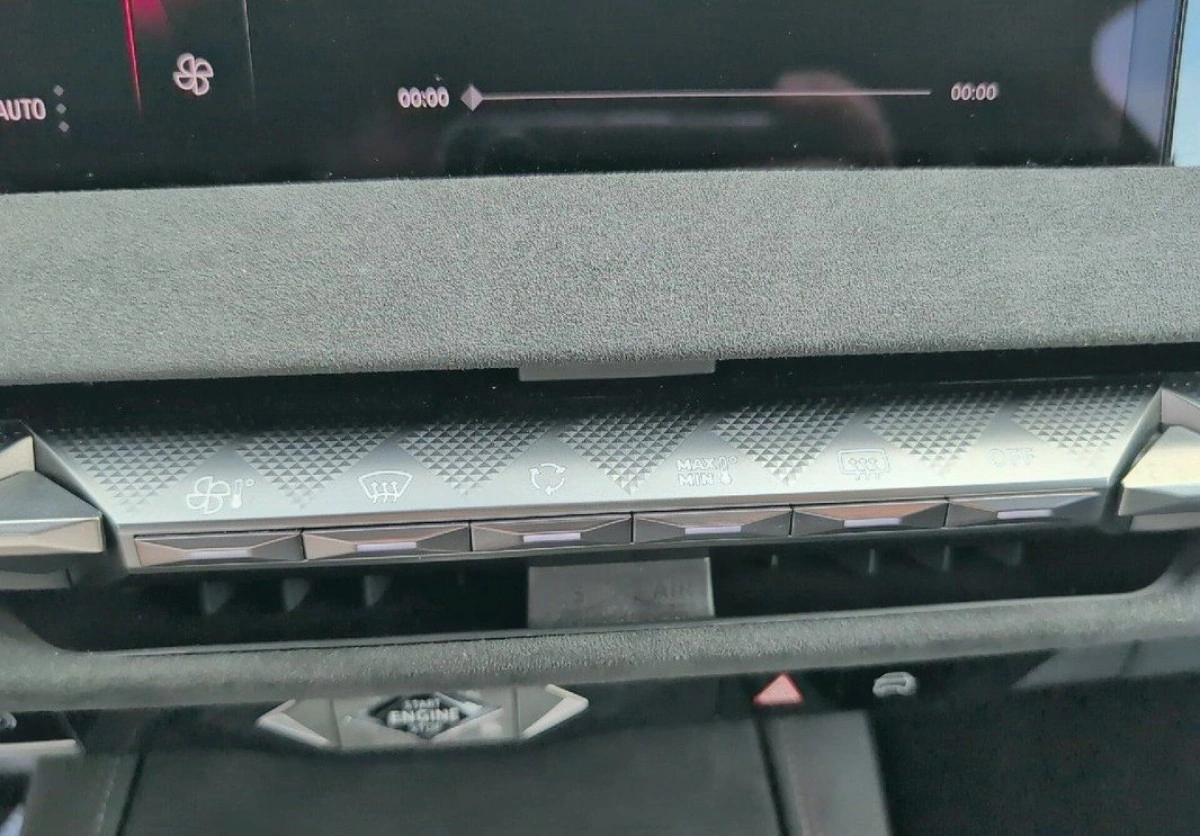 DS Automobiles DS 4 - Zdjęcie 15