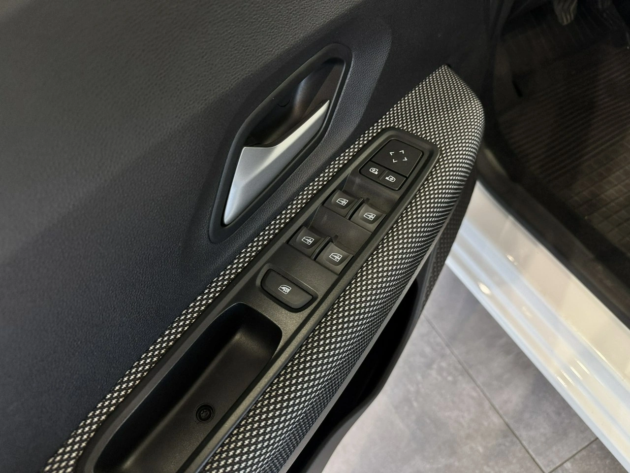 Dacia Sandero - Zdjęcie 12