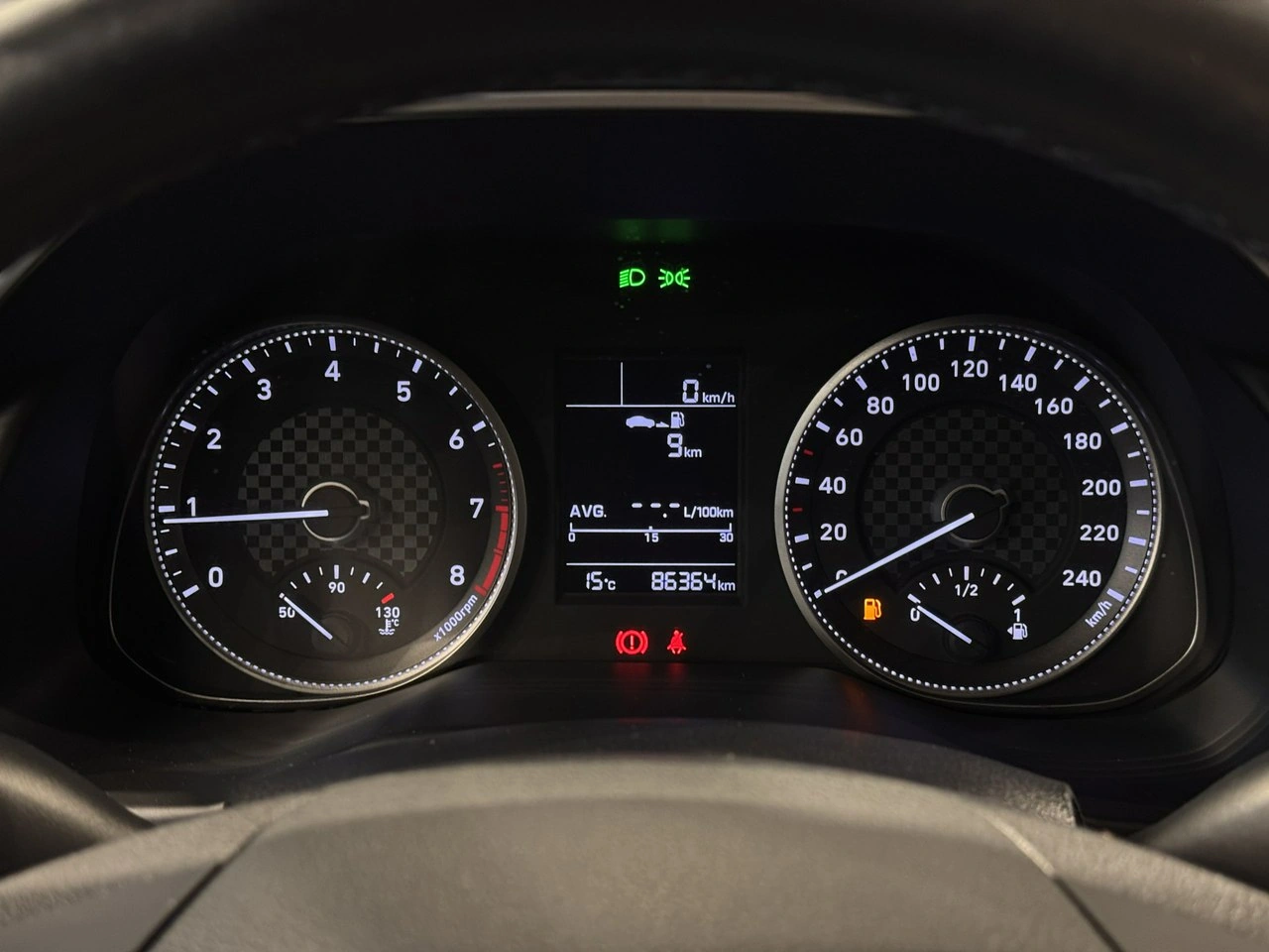 Hyundai Elantra - Zdjęcie 18