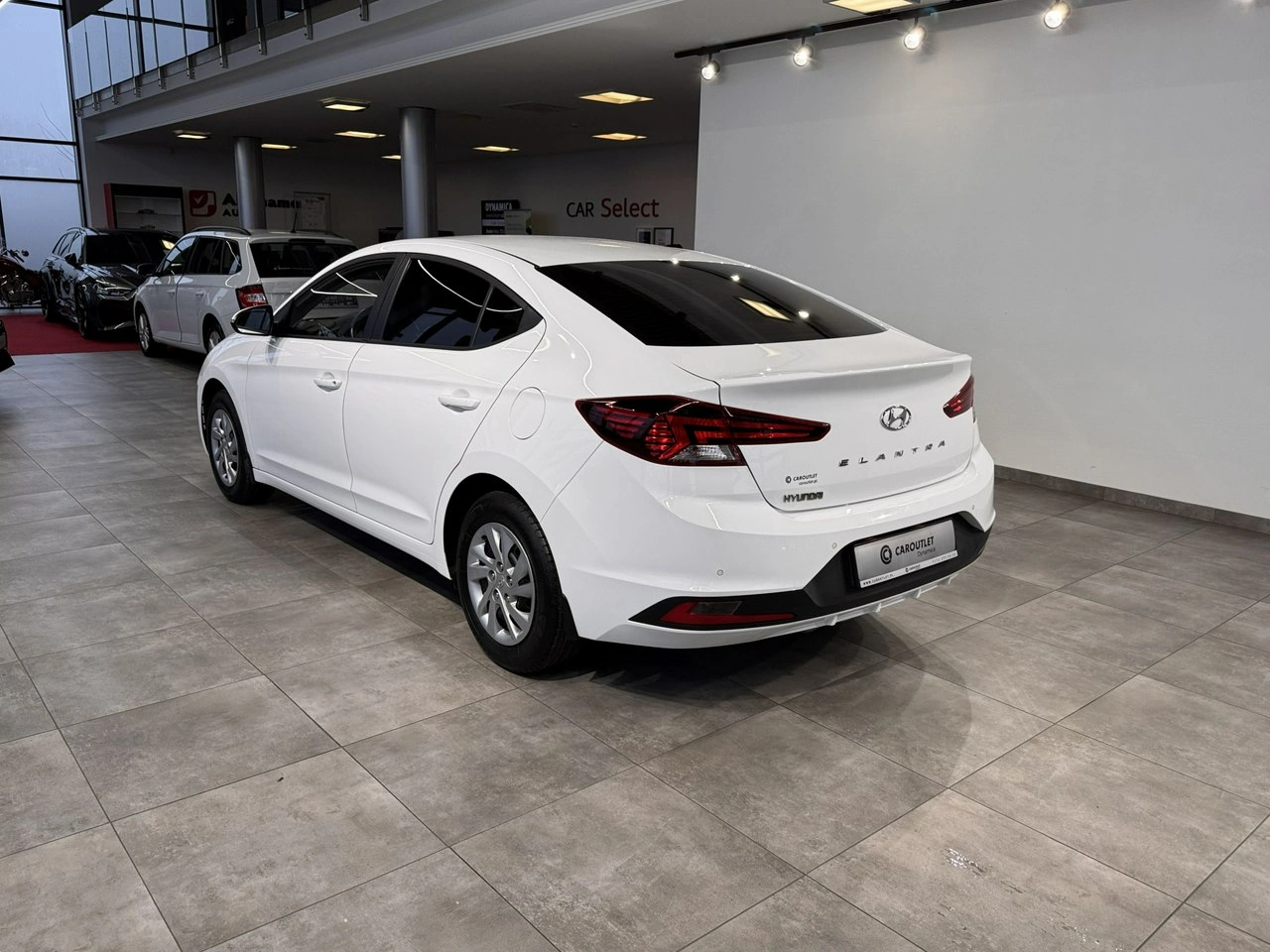 Hyundai Elantra - Zdjęcie 5