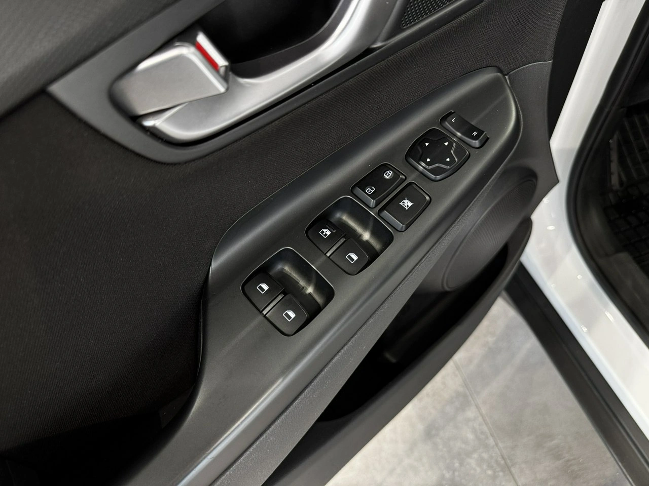 Hyundai Kona - Zdjęcie 12