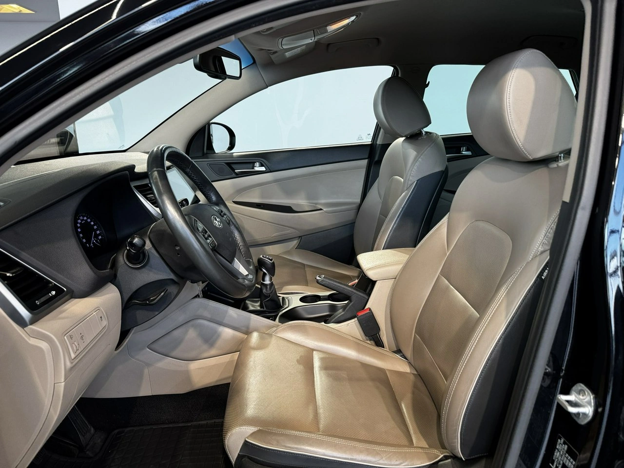 Hyundai Tucson - Zdjęcie 12