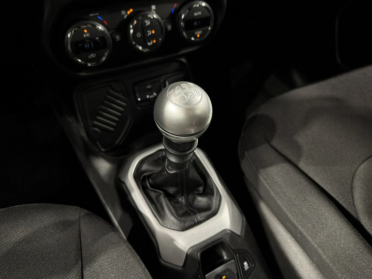 Jeep Renegade - Zdjęcie 22