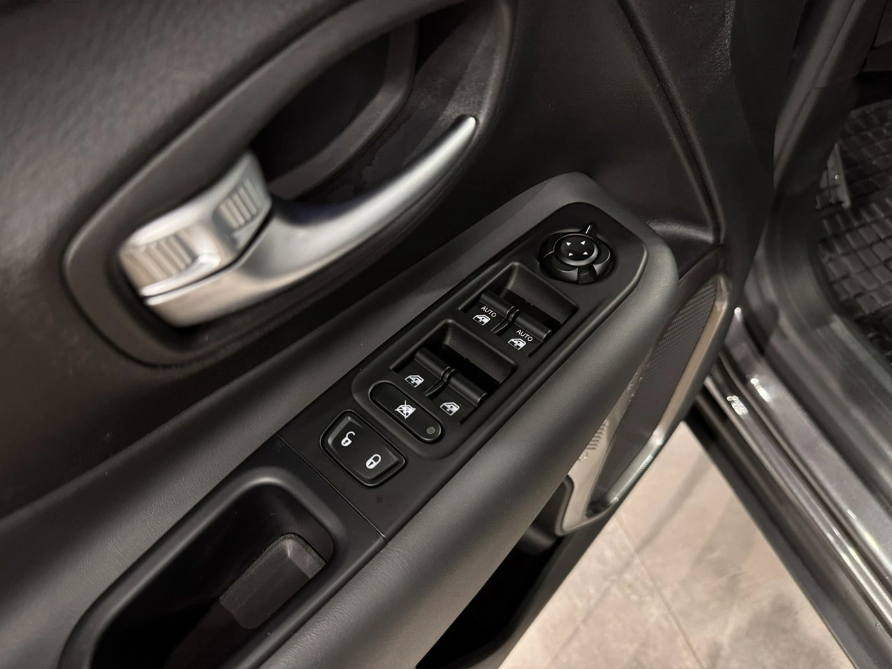 Jeep Renegade - Zdjęcie 12