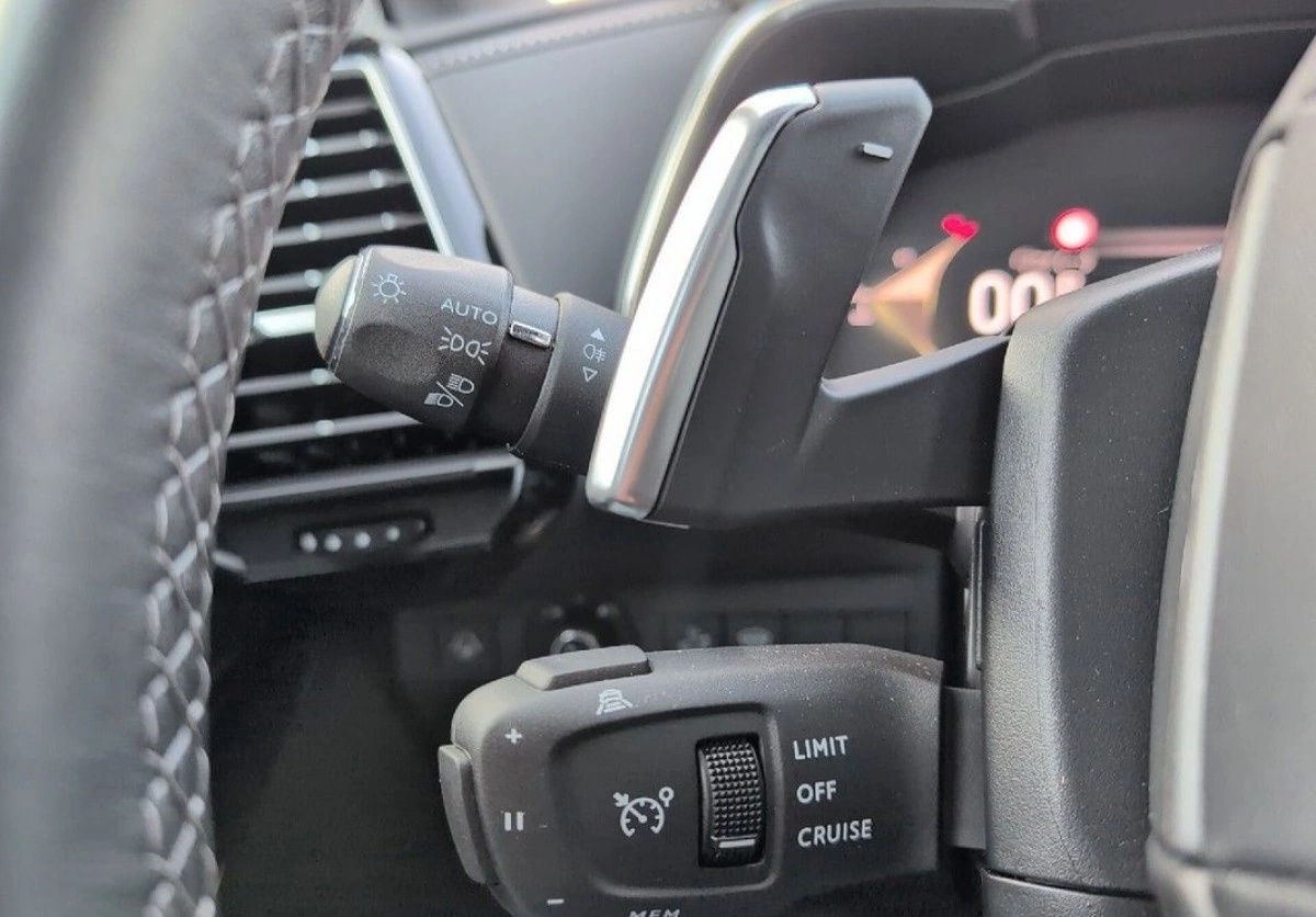 DS Automobiles DS 7 Crossback - Zdjęcie 17