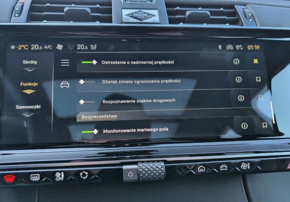 DS Automobiles DS 7 Crossback - Zdjęcie 25