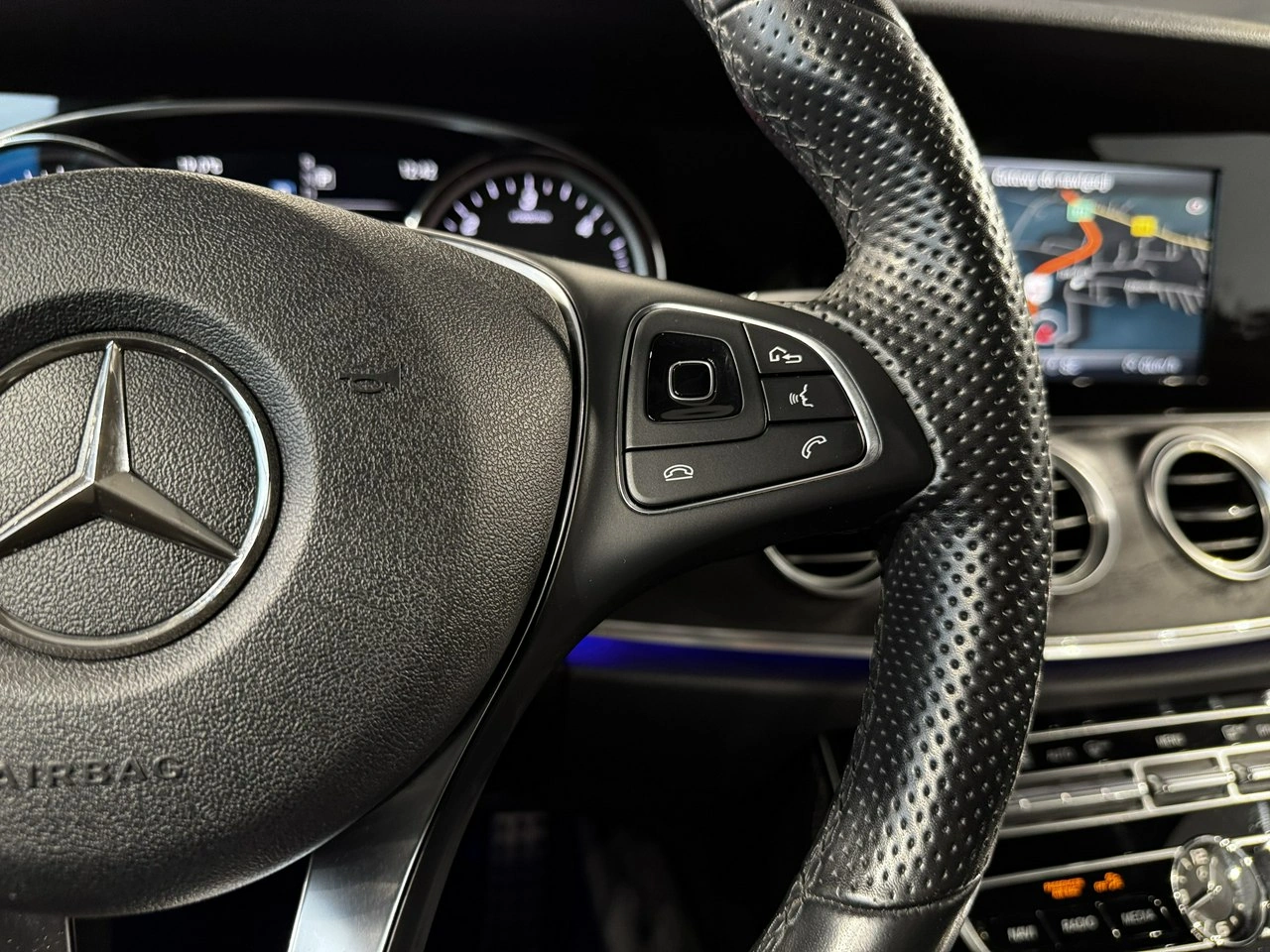 Mercedes E 220 - Zdjęcie 15