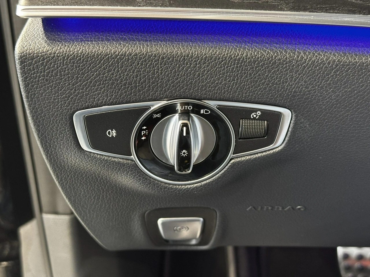 Mercedes E 220 - Zdjęcie 25