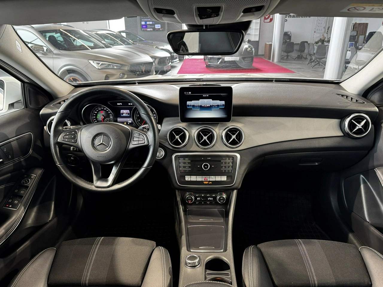 Mercedes GLA 200 - Zdjęcie 14