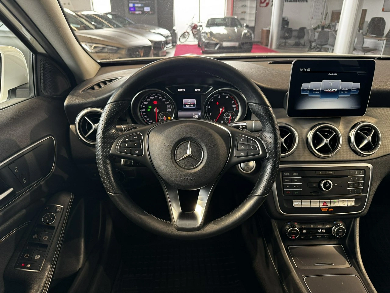Mercedes GLA 200 - Zdjęcie 15