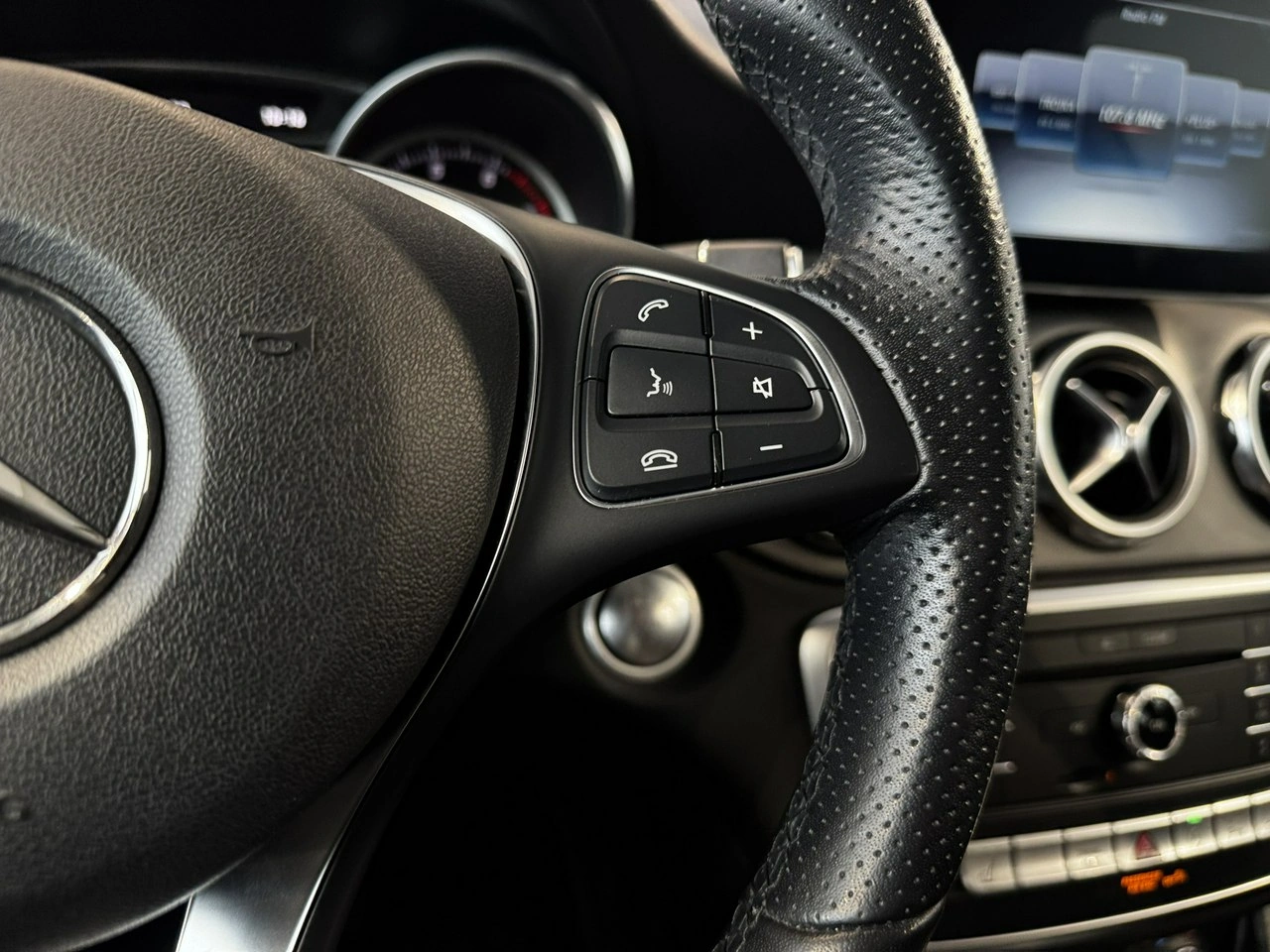 Mercedes GLA 200 - Zdjęcie 17