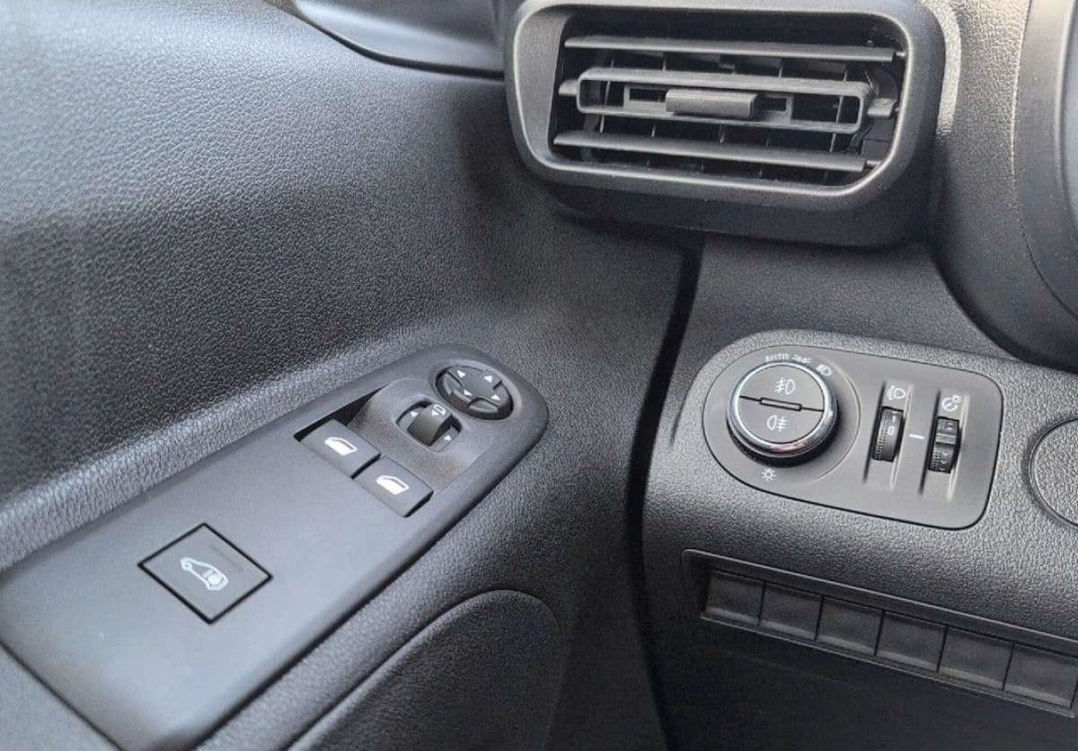 Opel Combo - Zdjęcie 25