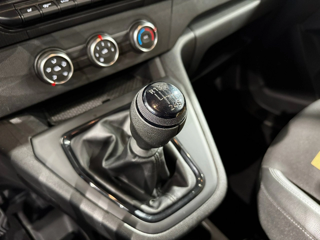 Nissan Townstar - Zdjęcie 18